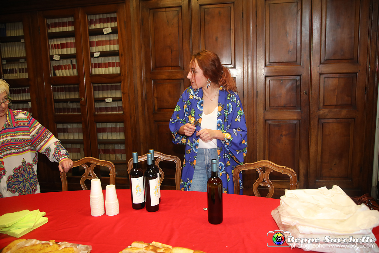 VBS_1381 - Presentazione libro 'Il dono del basilico' di Lucrezia Pernigotti.jpg